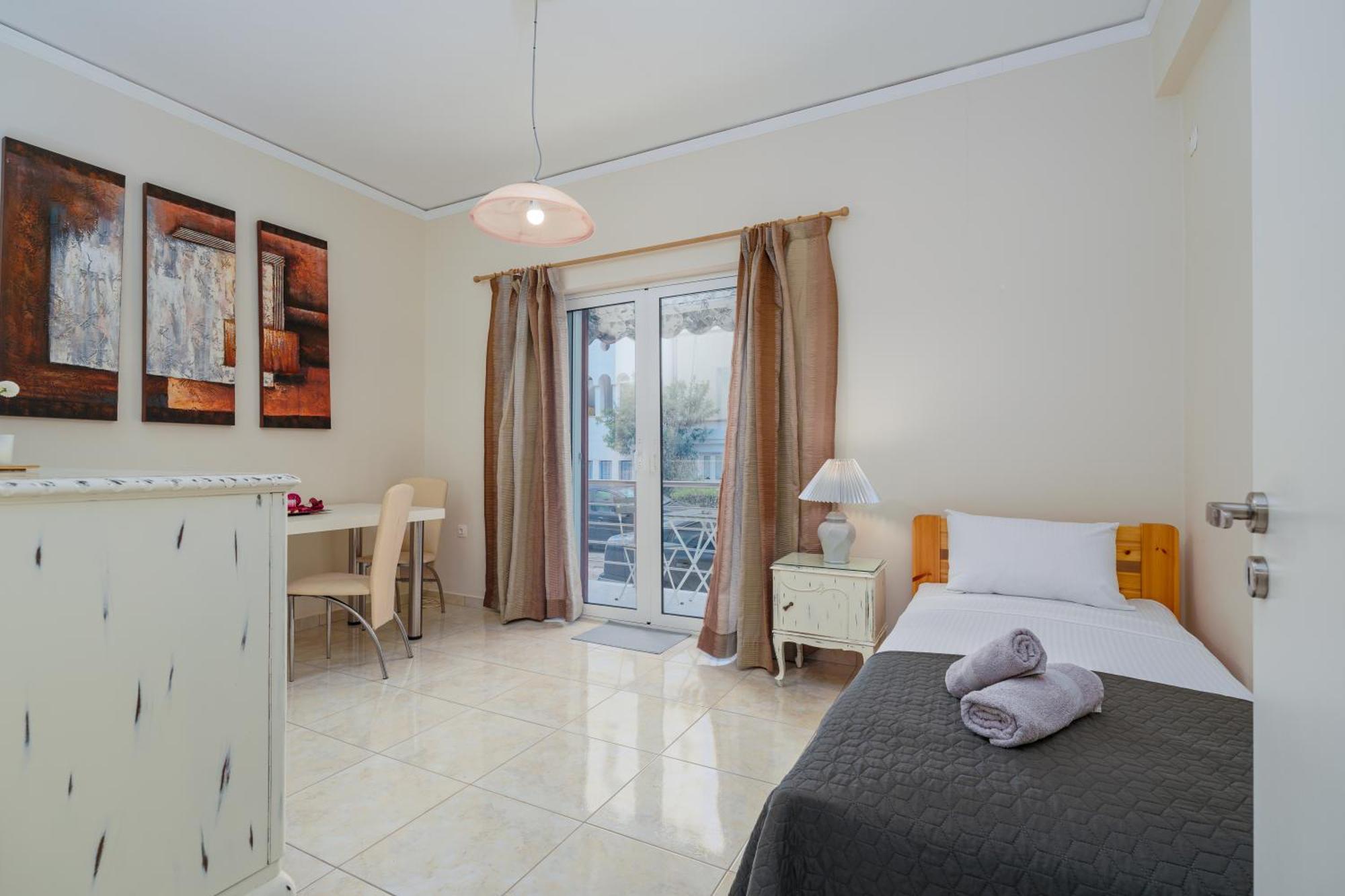 Nostos Apartment, With A Spacious Backyard Artemida  Exterior foto